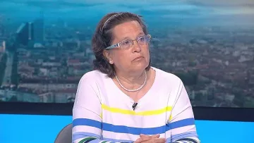 Грипът в атака. Пред лекарските кабинети е като на война