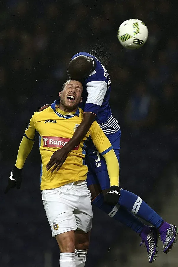 Нападател се извини за головете си