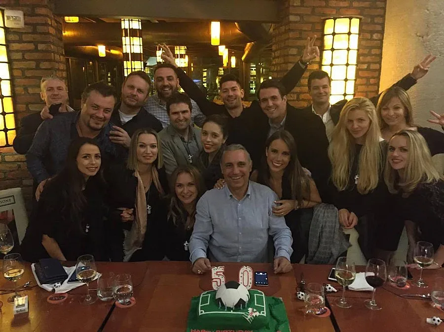 Светът полудя по "50 години Ицо"