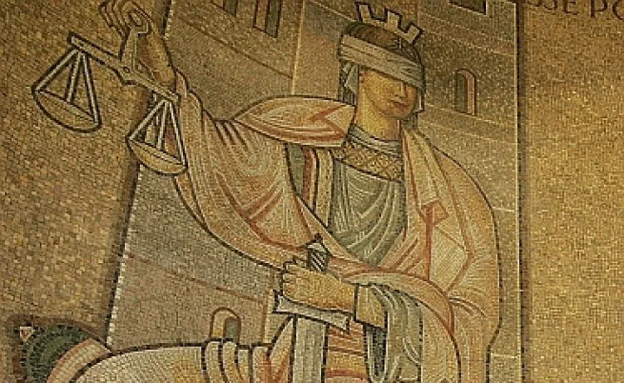 Лоиназ раздава наградите "Правосъдие-2015"