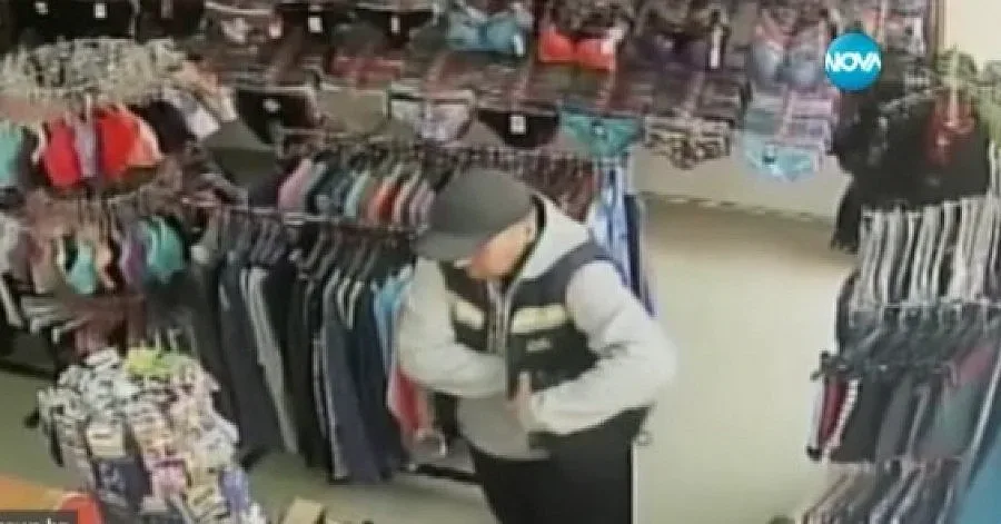 Търсят крадец на чорапи в Бургас (ВИДЕО)