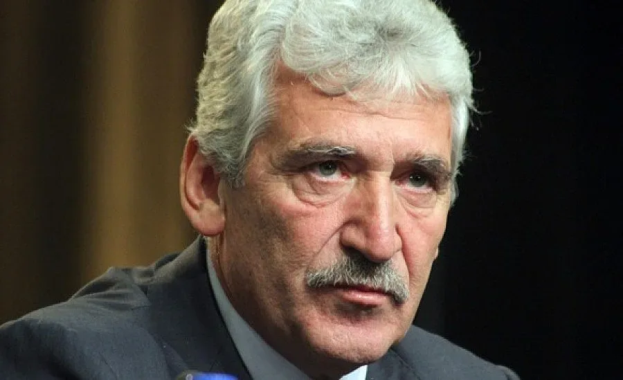 Не може културните паметници да са в ръцете на 6-7 човека