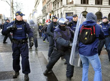 Маршове срещу мигрантите подпалиха Европа