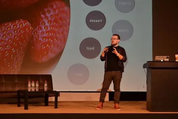Училището ни прави роботи