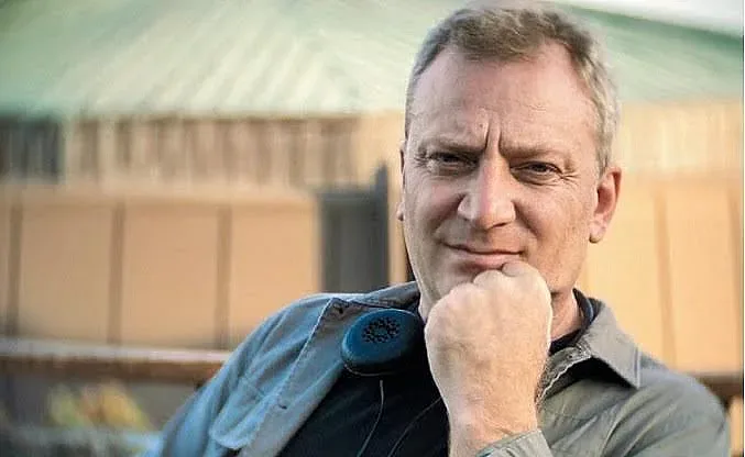 Виктор Чучков преосмисля истината в снимки