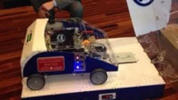 3D принтер запълва дупки по пътищата