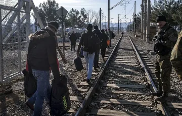 Австрия: Затваряме границите, ако Турция не си вземе мигрантите