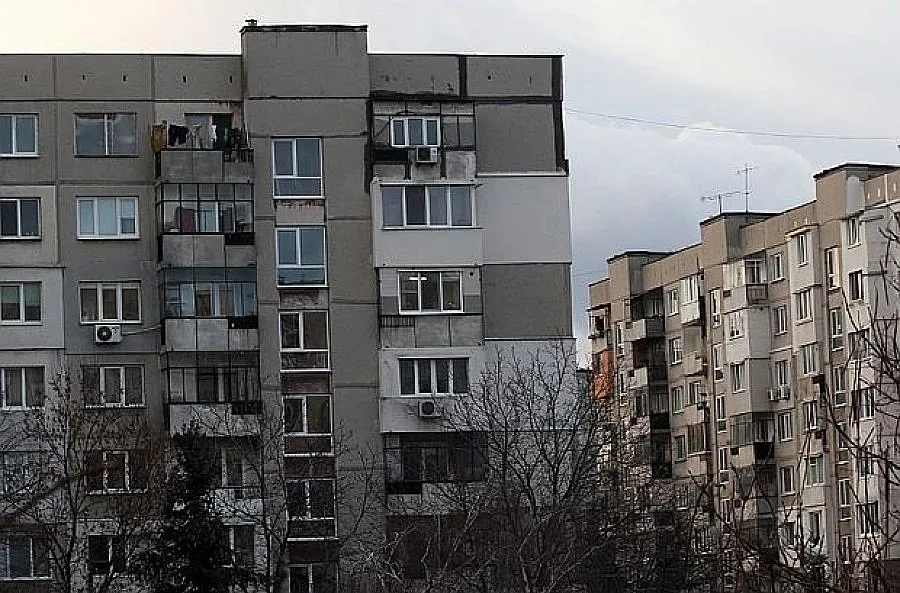 Всеки пети младеж живее в лоши домашни условия