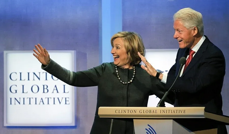 Клинтън заработили 153 млн. долара от речи