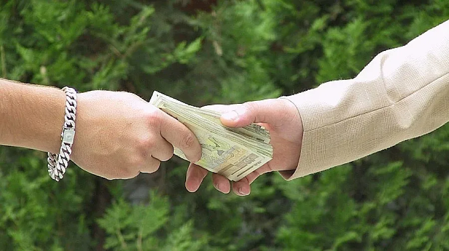 Бизнесмен плаща 15 000 лв. за нанесен побой