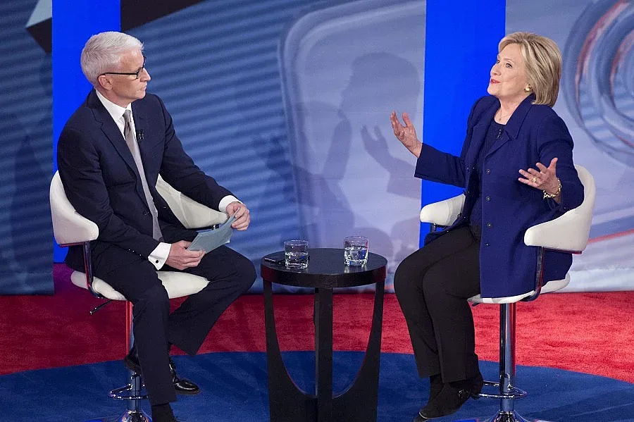 Приятелски огън по телевизията за Белия дом