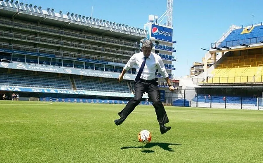 СНИМКИ: Росен Плевнелиев показа финтове на "Ла Бонбонера"