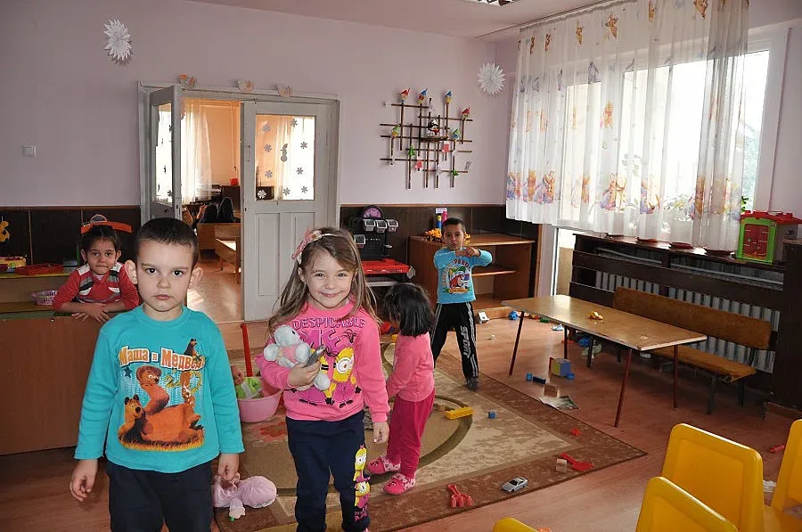 Проект за ремонт на забавачки в Разлог и Пробищип