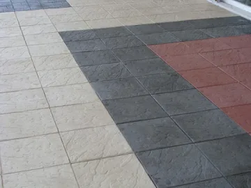 Крадат тротоарни плочи в Кърджалийско