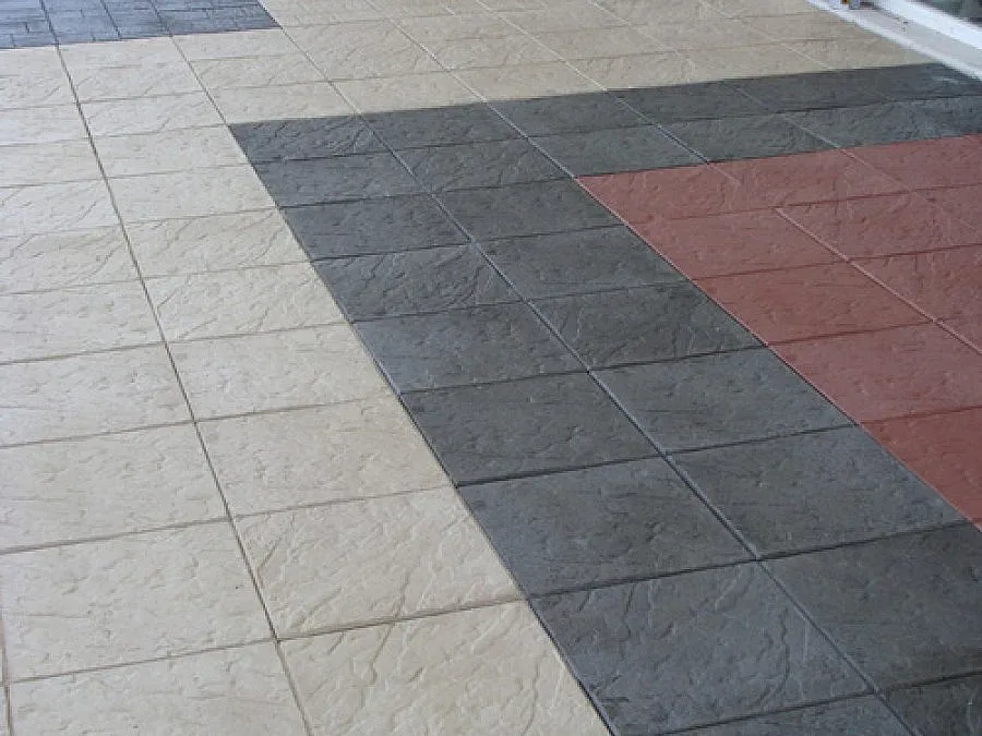 Крадат тротоарни плочи в Кърджалийско