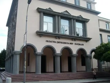 Задържаха 22-годишен, нападнал тъста и тъща си