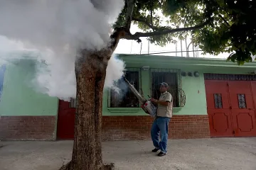 Първи случай на заразен със Зика по полов път