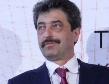 Оспорват сделки на Цветан Василев