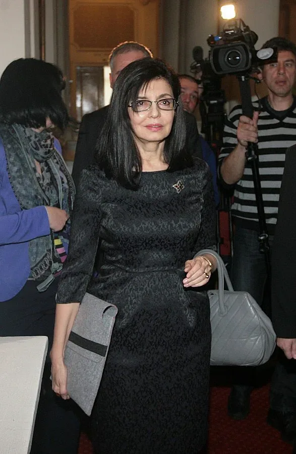 Шарен вот за Кунева (ОБЗОР)