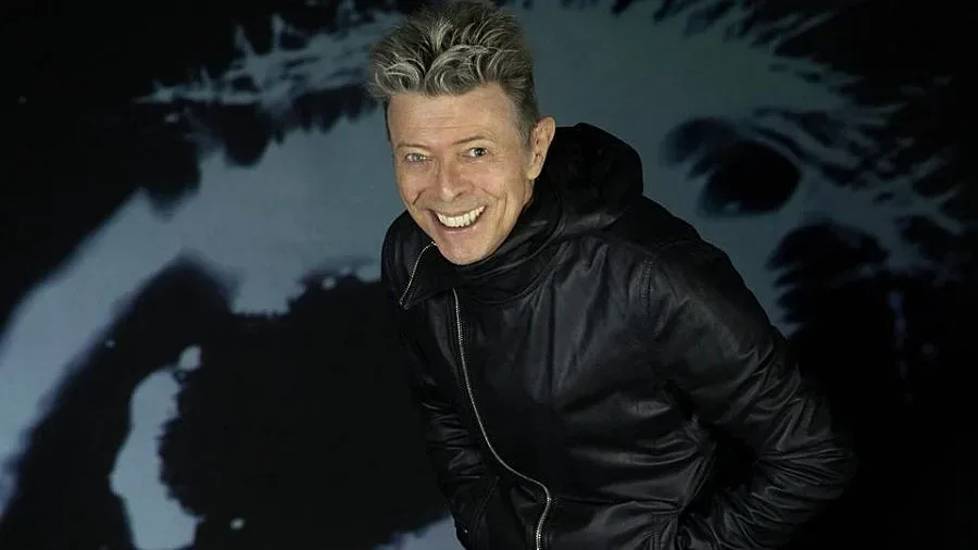 Последните дни на Дейвид Боуи в книга