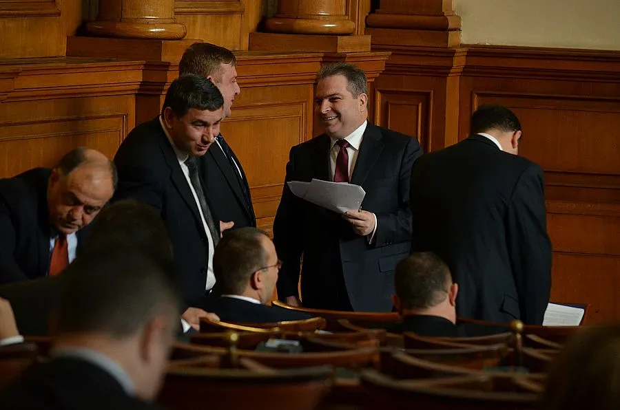 Дончев представя Кунева на депутатите