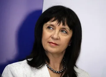 Ваня Кастрева също напуска МОН