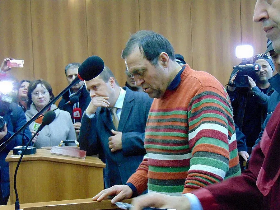 Евстатиев в стабилно състояние, остава в болница