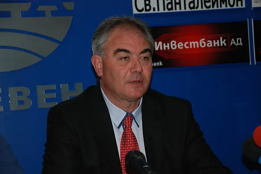 Панихида за жертвите на комунизма в Плевен