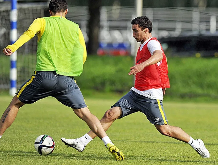 Женен младеж ще вкарва за "Славия"