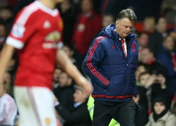 Ван Гаал си поръча денонощна охрана