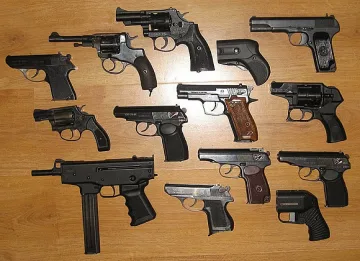 Facebook и Twitter забраниха продажбата на огнестрелни оръжия