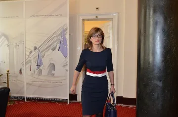 Захариева: Да не гледаме на доклада като критика