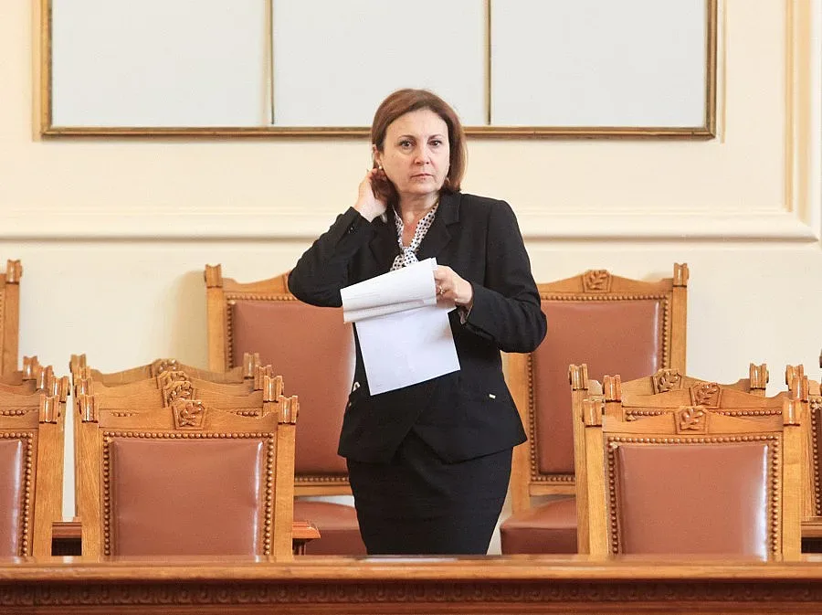 Данък и за спрени от движение автомобили