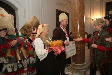 Огънят на Сурва пламна в Перник