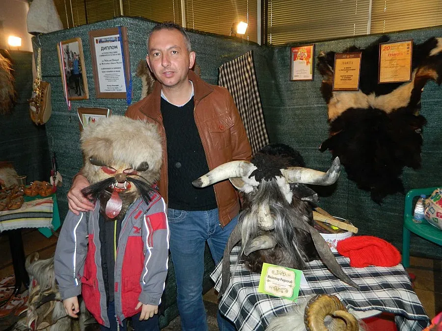 Майстори на маски  споделят тайни в "Мечкарница" 