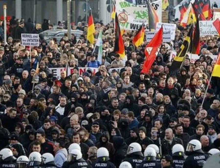 Двама обвинени за  атаките в Кьолн