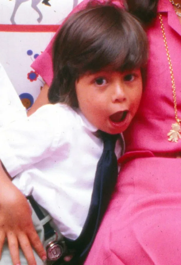 Загадката: Той целуна девойка в София (ВИДЕО)