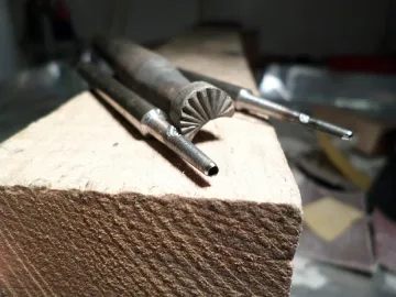 Закриват единствената гимназия по кожарство у нас