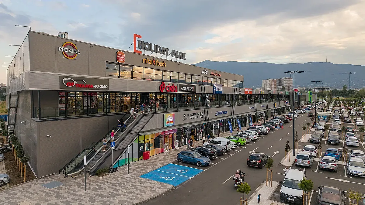 HOLIDAY PARK Красно село отвори врати