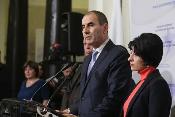 Управляващите искат саморазпускане на ВСС