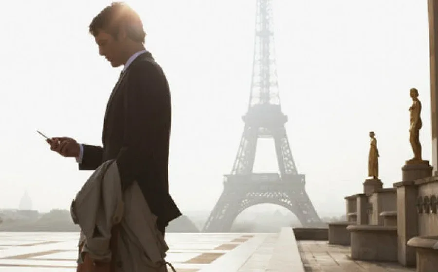 Удължават работното време на французите