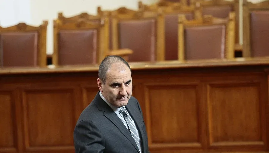 Отново оправдаха Цветан Цветанов за шестте "не"