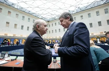 Министри искат: Още 2 години граници в Шенген