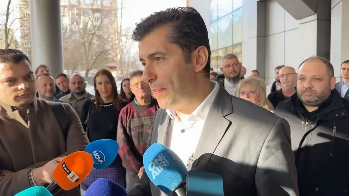 Петков влезе в обяснителен режим! Нелеп опит да замаже скандала