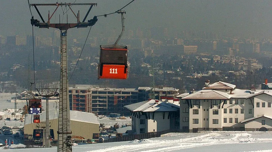 Чудо: Дете полетя от 8 метра, без драскотина е