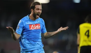 "Наполи" продължава да мечтае за "Скудетото"