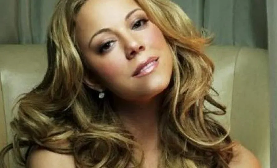 Марая Кери се сгоди за милиардер