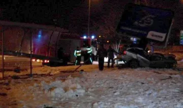 Мерцедесът, забил се в билборд в Пловдив, летял с над 100 км/ч.  