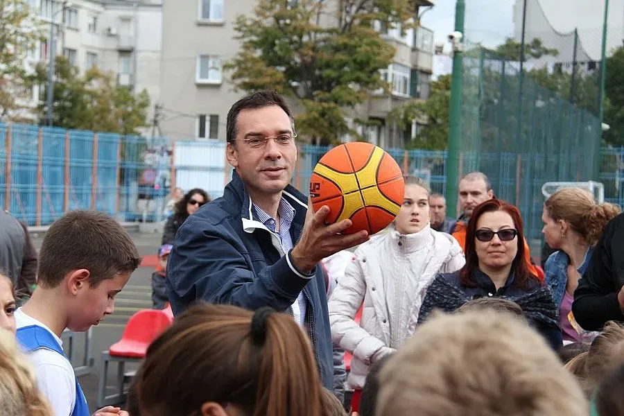 Патиланско царство в кметските фейсбуци