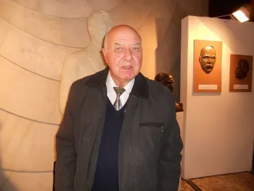 Отиде си скулпторът Николай Султанов